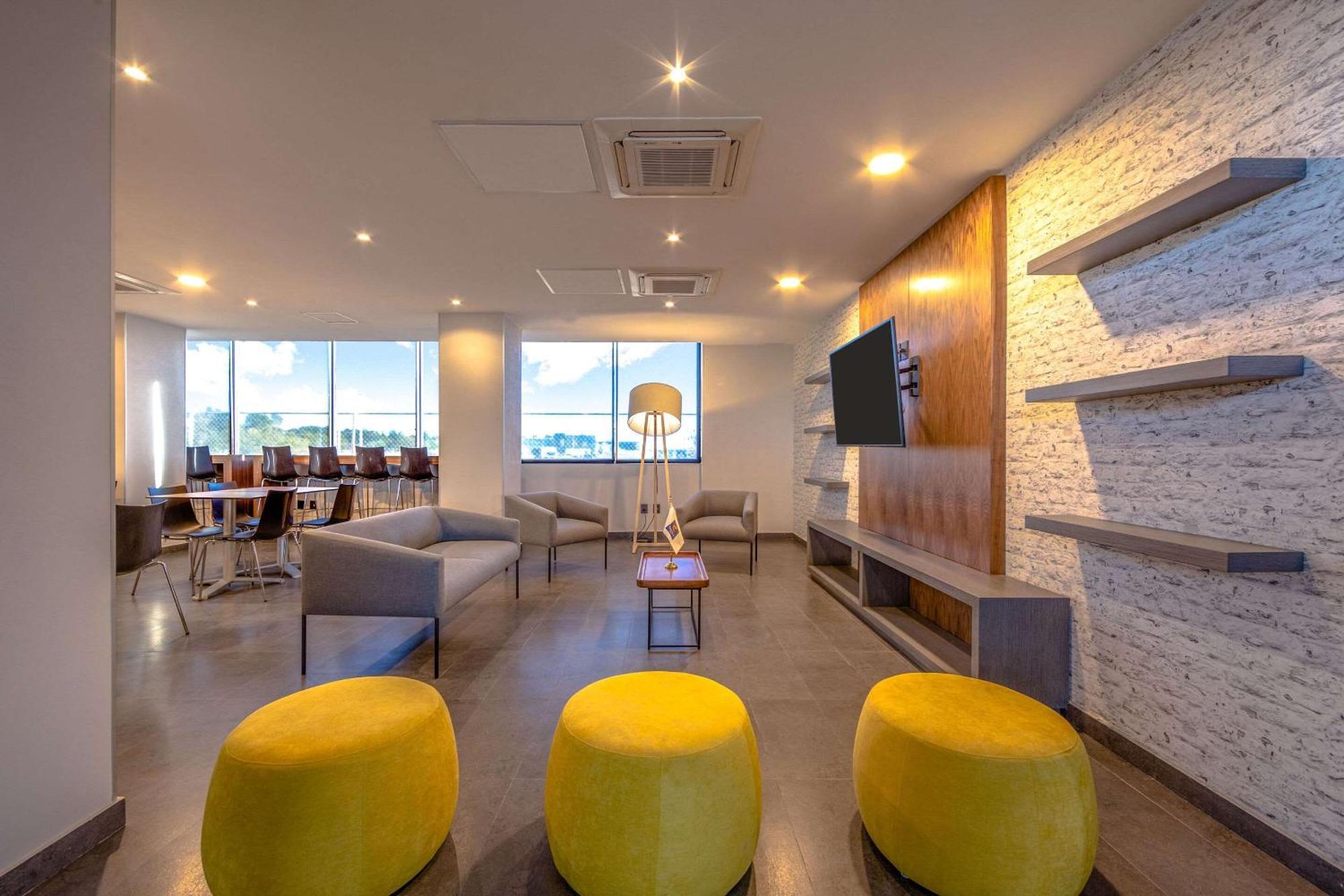 Comfort Inn Delicias Kültér fotó